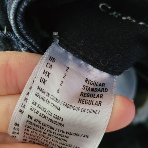 American Eagle Artist Crop Ripped Jeans - Picture 4 of 8